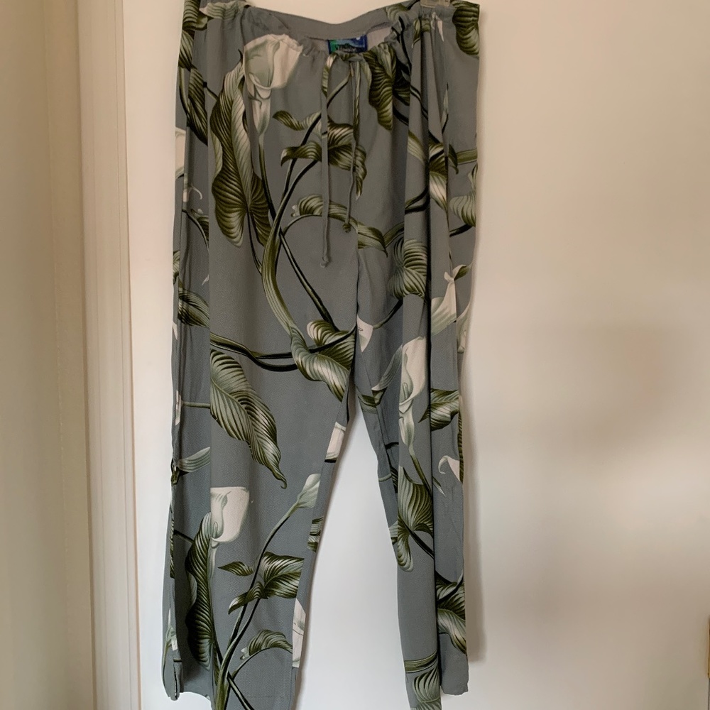 Hawaiian Moon Capri XL EUC